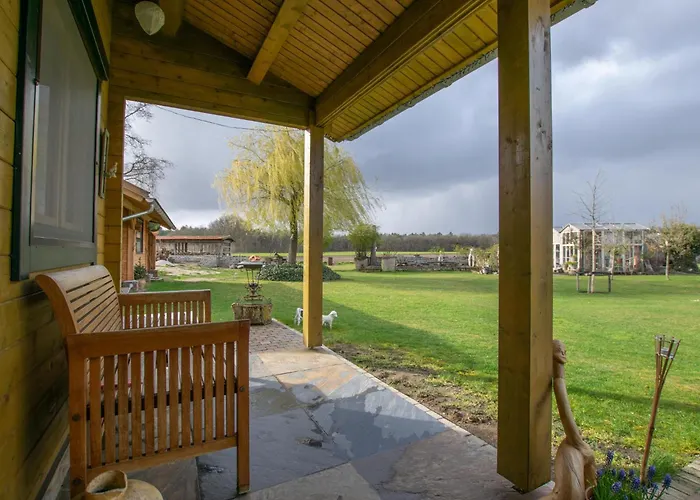 بيت للعطل Onder De Oude Eik